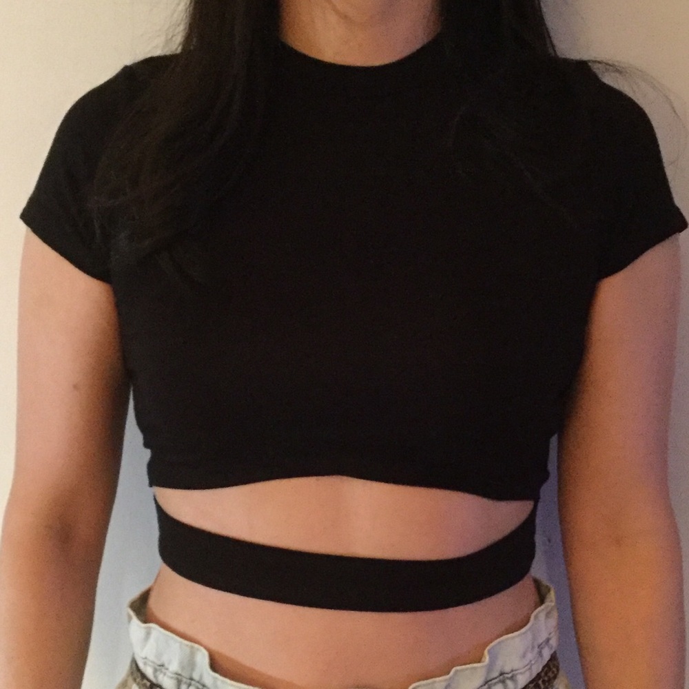 2 for $15🎈Black crop top.